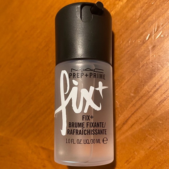 MAC Prep + Prime Fix + Finishing Mist - Picture 3 of 13